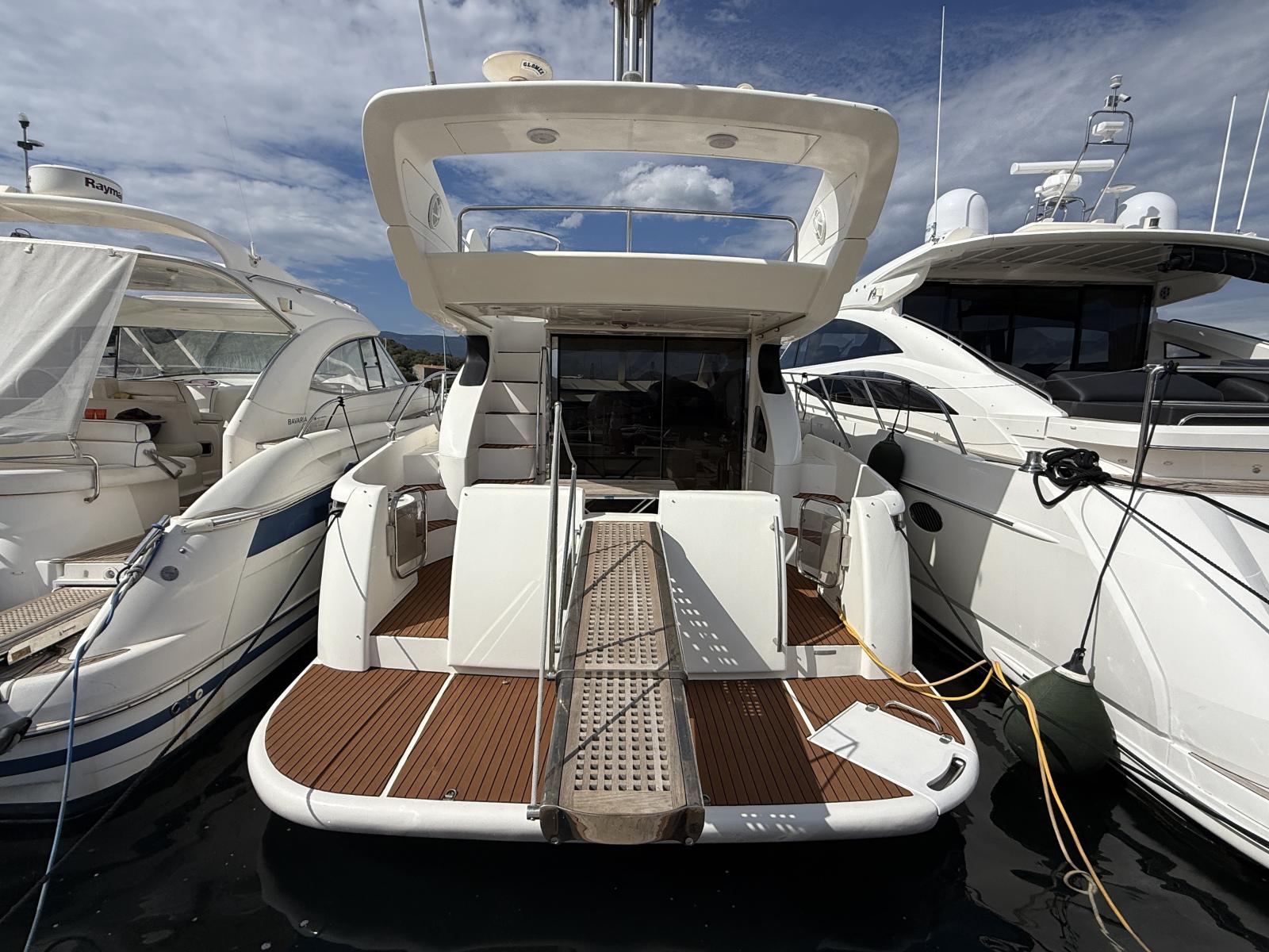 Azimut 46